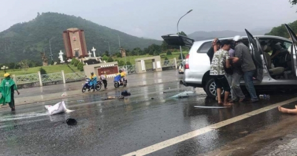 Lâm Đồng: Hai ô tô đối đầu, nhiều hành khách bị thương nặng