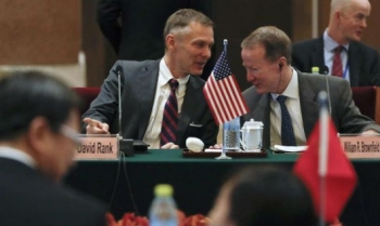 Quan chức ngoại giao Mỹ tại Trung Quốc từ chức