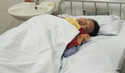 Hà Nội: 2 phụ xe bị hành hung phải nhập viện vì mấy quả mít