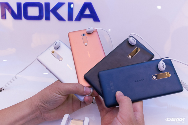 Tr&ecirc;n tay Nokia 5 ch&iacute;nh h&atilde;ng: Smartphone vỏ kim loại thời trang, gi&aacute; 4,3 triệu đồng