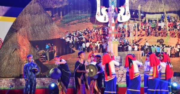 Festival Quảng Nam: Trình diễn nghi thức dựng cây Nêu tại huyện miền núi Tây Giang