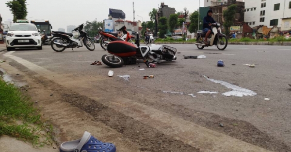 Hà Nội: Ô tô "điên" gây tai nạn liên hoàn, 3 người bị thương