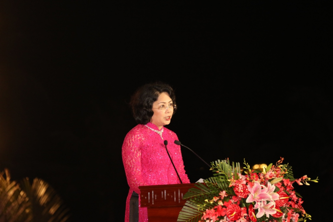 Ph&oacute; chủ tịch nước Đặng Thị Ngọc Thịnh ph&aacute;t biểu trong lễ bế mạc Festival.