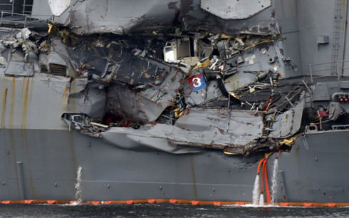 C&uacute; va chạm với t&agrave;u&nbsp;container khiến khu trục hạm&nbsp;USS Fitzgerald bị hư hỏng nặng. (Ảnh: Getty)