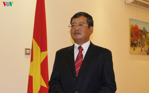 Đại sứ Việt Nam tại Qatar - &ocirc;ng Nguyễn Hoằng.