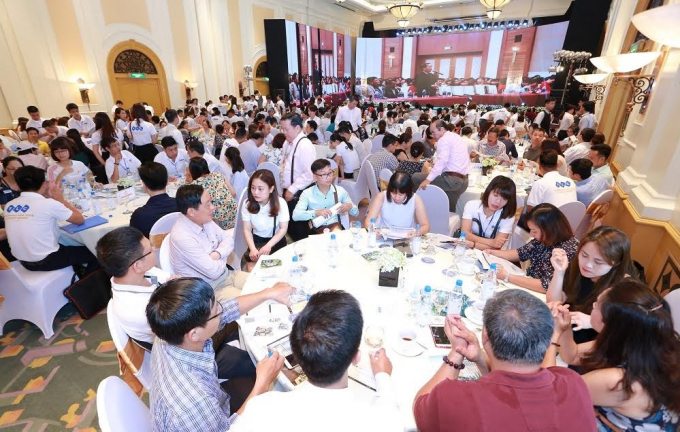 Hơn 500 kh&aacute;ch tham dự sự kiện ra mắt FLC Grand Hotel Hạ Long.
