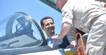 Tổng thống Syria lên máy bay chiến đấu Nga