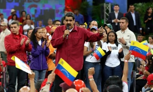 Tổng thống Venezuela Nicolas Maduro ph&aacute;t biểu trước người ủng hộ ở thủ đ&ocirc; Caracas ng&agrave;y 27/6. (Ảnh:&nbsp;Telegraph)