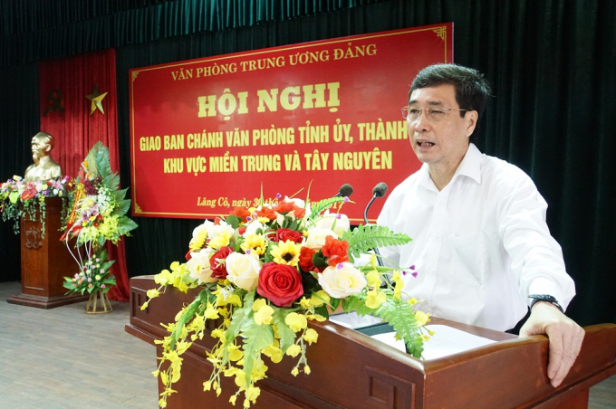 Ph&oacute; Ch&aacute;nh văn ph&ograve;ng Trung ương Đảng Trần Việt H&ugrave;ng ph&aacute;t biểu trong hội nghị.