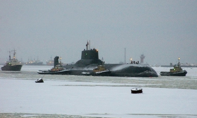T&agrave;u ngầm Dmitry Donskoi thuộc lớp Akula của Hạm đội phương Bắc Nga c&oacute; khả năng mang t&ecirc;n lửa đạn đạo.