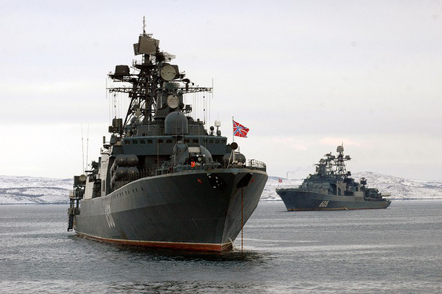 Hai t&agrave;u khu trục săn ngầm lớp Udaloy Đ&ocirc; đốc Chabanenko v&agrave; Đ&ocirc; đốc Levchenko thuộc Hạm đội phương Bắc Nga.