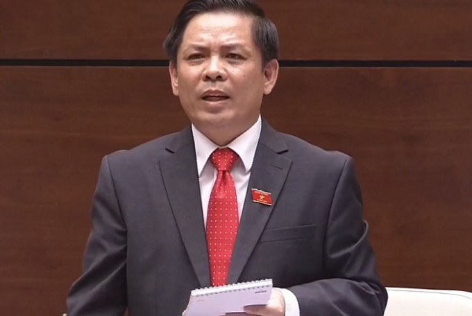 Bộ trưởng Nguyễn Văn Thể tại phi&ecirc;n chất vấn.