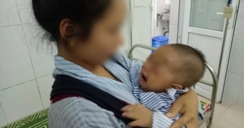 Mẹ nhỏ sữa chữa đau mắt, con 7 tháng tuổi bị hỏng giác mạc