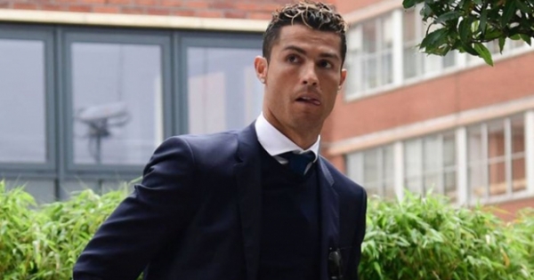 Trả 19 triệu euro, Ronaldo thoát tội trốn thuế