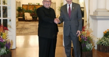 Ông Kim Jong-un nói gì khi lần đầu gặp Thủ tướng Lý Hiển Long?
