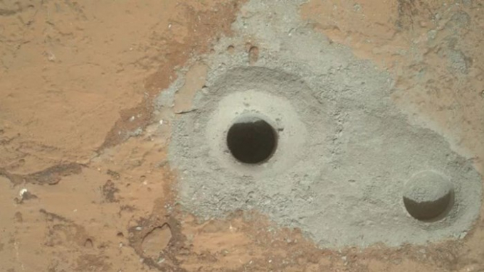 Một mũi khoan tr&ecirc;n Sao Hỏa của Curiosity.