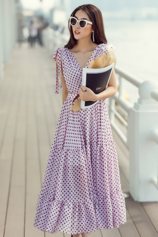 Hoa hậu Tường Linh g&acirc;y thương nhớ khi diện thiết kế chấm bi