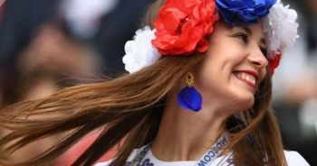Nga lo ngại tỉ lệ mẹ đơn thân tăng sau World Cup