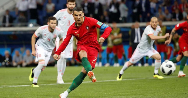 C.Ronaldo nói gì sau khi tỏa sáng rực rỡ trước Tây Ban Nha?