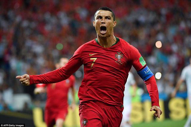 C.Ronaldo thi đấu xuất sắc trước T&acirc;y Ban Nha.