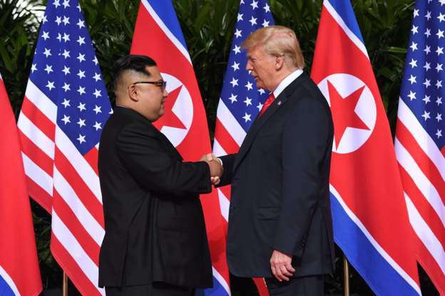 Tổng thống Trump n&oacute;i đ&atilde; thiết lập mối quan hệ tốt với nh&agrave; l&atilde;nh đạo Kim Jong-un. (Ảnh: Reuters)
