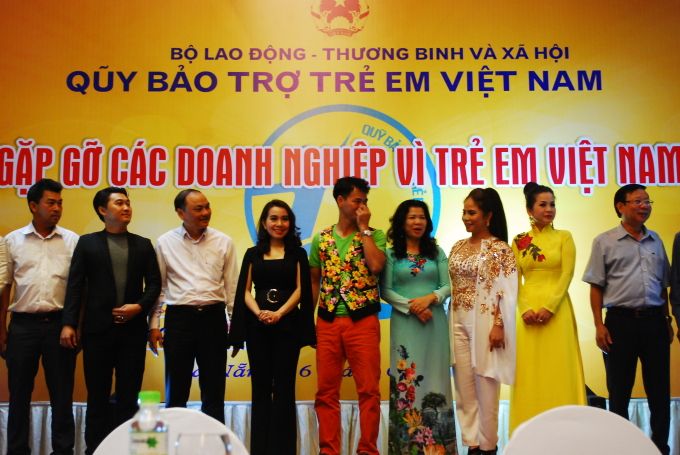 C&aacute;c doanh nghiệp, nh&agrave; hảo t&acirc;m ủng hộ gần 8 tỷ đồng cho hoạt động v&igrave; trẻ em Việt Nam