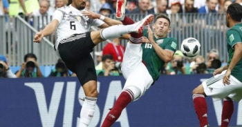 Cơn địa chấn Mexico trước nhà vô địch Đức qua ảnh