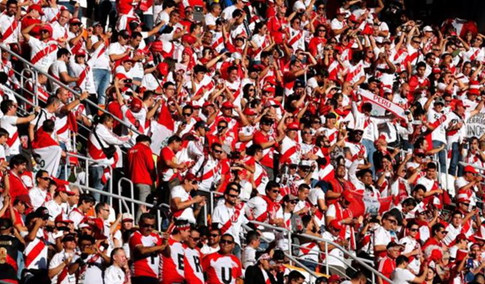 Đ&atilde; c&oacute; gần 40.000 CĐV theo ch&acirc;n đội tuyển Peru đến Nga xem World Cup