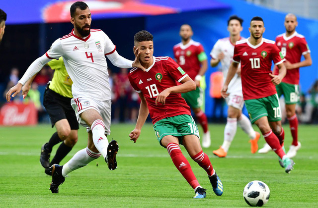 Rouzbeh Cheshmi sẽ nghỉ thi đấu hết World Cup 2018