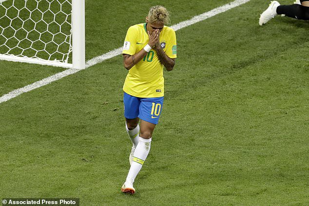 Lối đ&aacute; c&aacute; nh&acirc;n của Neymar khiến anh bị phạm lỗi kh&aacute; nhiều