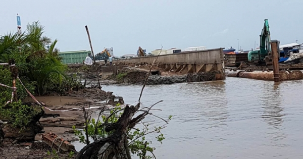 TP HCM: Sạt lở nghiêm trọng bờ kè Tắc Sông Chà tại huyện Cần Giờ