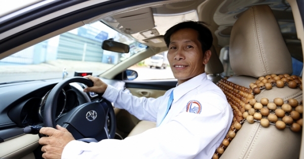 Tài xế taxi đỡ đẻ cho sản phụ trên đèo Tà Nung