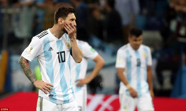 Nỗi buồn của Messi, anh đ&atilde; kh&ocirc;ng thể gi&uacute;p Argentina tr&aacute;nh trận thua đậm