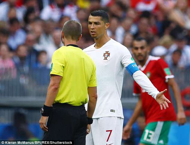 C&aacute;c trọng t&agrave;i tại World Cup đang chịu rất nhiều &aacute;p lực từ ph&iacute;a Ronaldo?