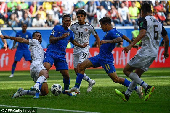 Coutinho ghi b&agrave;n thắng đ&uacute;ng l&uacute;c cho Brazil. (Ảnh: Getty Images)