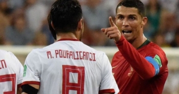 HLV Iran: “C.Ronaldo xứng đáng bị đuổi khỏi sân”