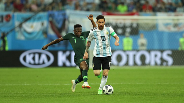 Messi miệt m&agrave;i t&igrave;m kiếm cơ hội ghi b&agrave;n cho Argentina