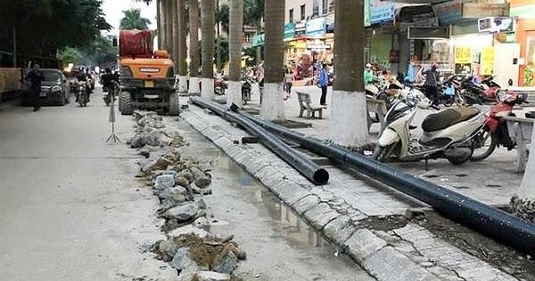 Vụ đào đường, lắp ống bán nước trái phép: Sở Xây đựng Hà Nội nói gì?