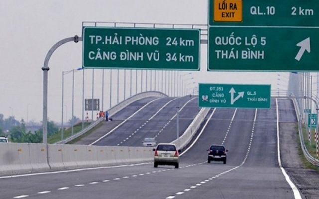 Slide - Điểm tin thị trường: Rút 4.000 tỷ từ ngân sách trả nợ cao tốc Hà Nội - Hải Phòng