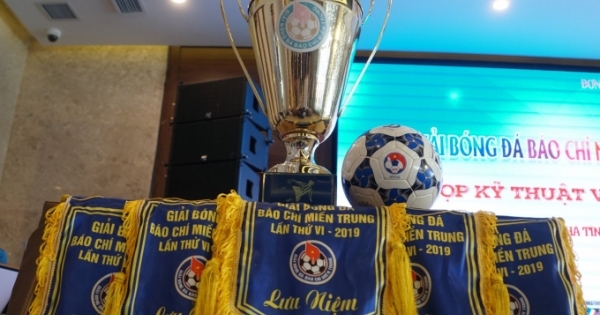 Hà Tĩnh: Tưng bừng tổ chức giải bóng đá Báo chí lớn nhất miền trung