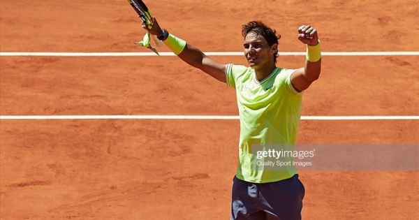 Bán kết Roland Garros: Nadal đè bẹp Federer 3-0