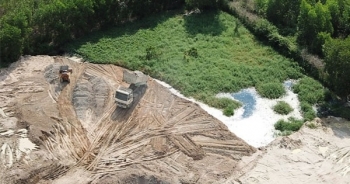 Truy tìm nguồn gốc chất thải bị san lấp trái phép ở Đồng Nai