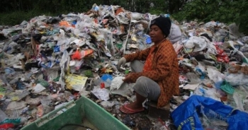 Indonesia thắt chặt quy định về nhập khẩu rác thải