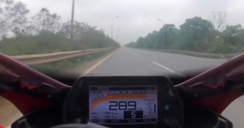 Clip kinh hoàng môtô chạy tốc độ gần 300 km/h trên đại lộ Thăng Long