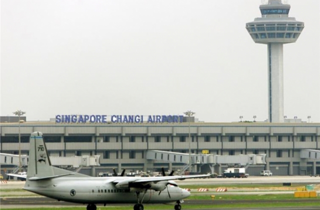 Sân bay Singapore náo loạn vì máy bay không người lái