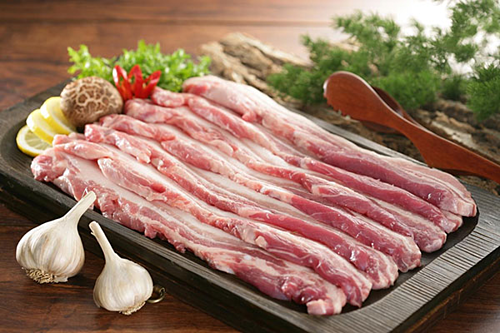 Dịch tả lợn châu Phi khiến giá thịt heo nhập khẩu tăng cao - Ảnh 1.