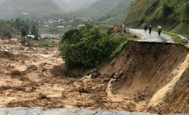 Lai Châu: Mưa lớn làm sạt lở hàng trăm khối đất đá, giao thông bị tê liệt