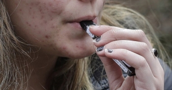 Tác hại của việc sử dụng thuốc lá điện tử mà bạn chưa biết
