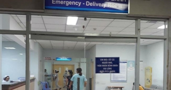 Đấm túi bụi vào mặt bác sĩ vì tiếng loa rè trong bệnh viện