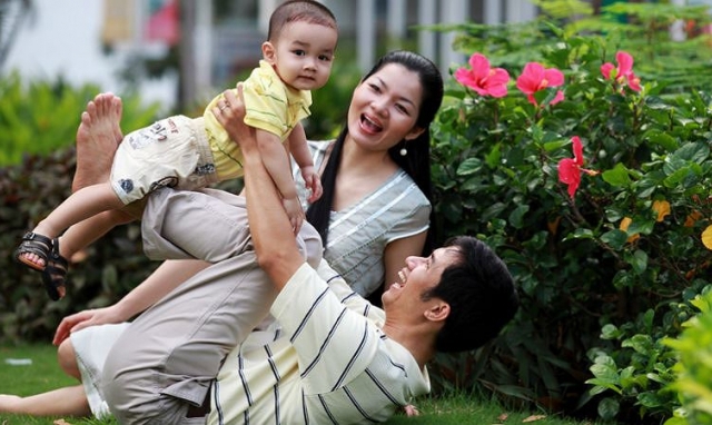 Ngày Gia đình Việt Nam 28/6: Hoàn thiện pháp luật để gia đình là nơi trú ngụ an toàn nhất